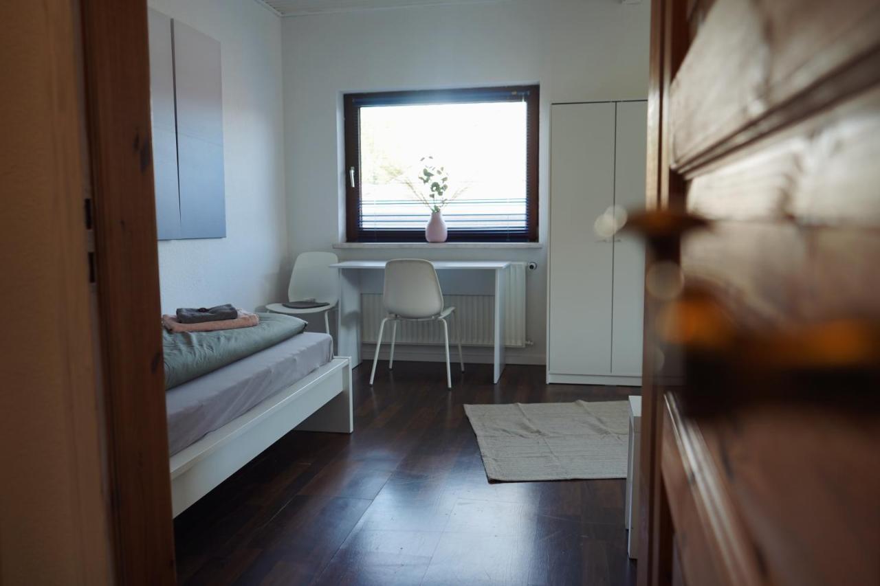 Apartment Unique: Geräumig - Bhf-nah - Parkplatz - Netflix *